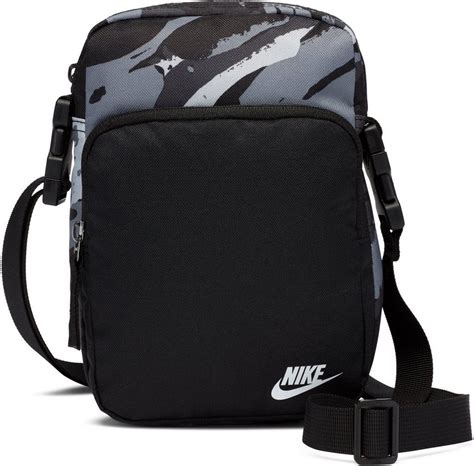 umhängetasche nike herren|Taschen & Rucksäcke für Herren. Nike DE.